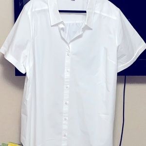 NWOT Roaman’s short sleeved blouse